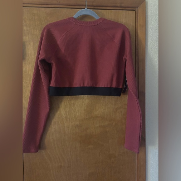 Nike NWT Women's Mauve Long Sleeve Athletic Crop Top - Picture 7 of 9